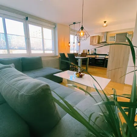 Im Zentrum Mit Tiefgaragen-stellplatz Apartment *